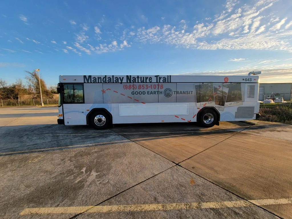 Houma Mandalay bus graphics